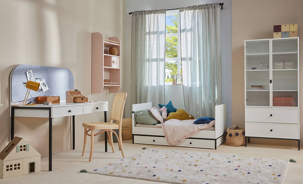 Bellamy Lumi Babyzimmer ( Bett mit Schublade 140x70cm + Vitrine + Schreibtisch )